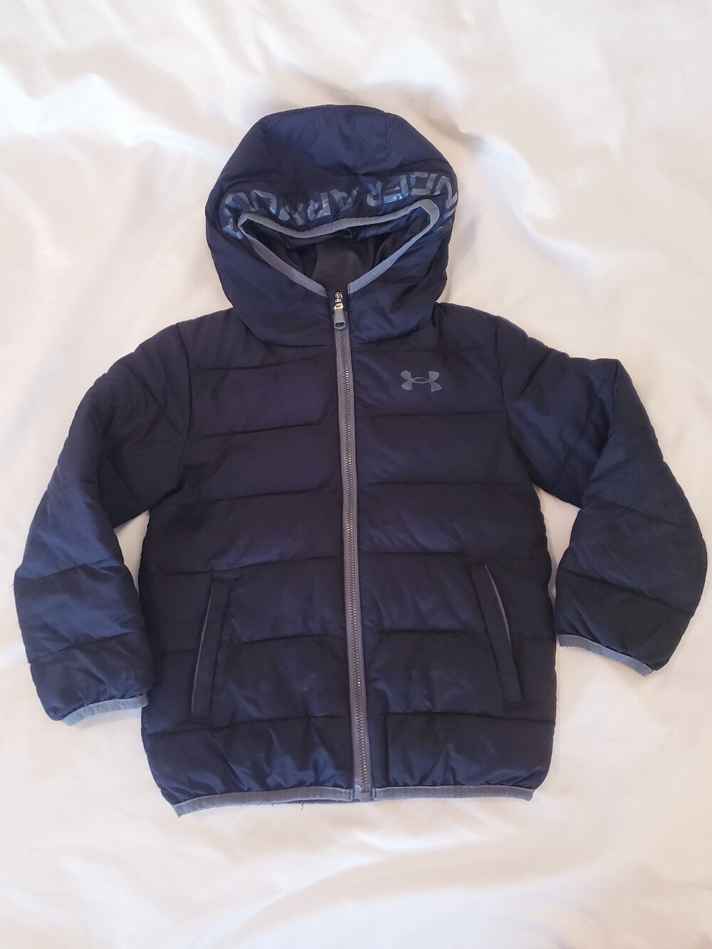 Under Armour Boys' Pronto Puffer Jacket in Black Size 5